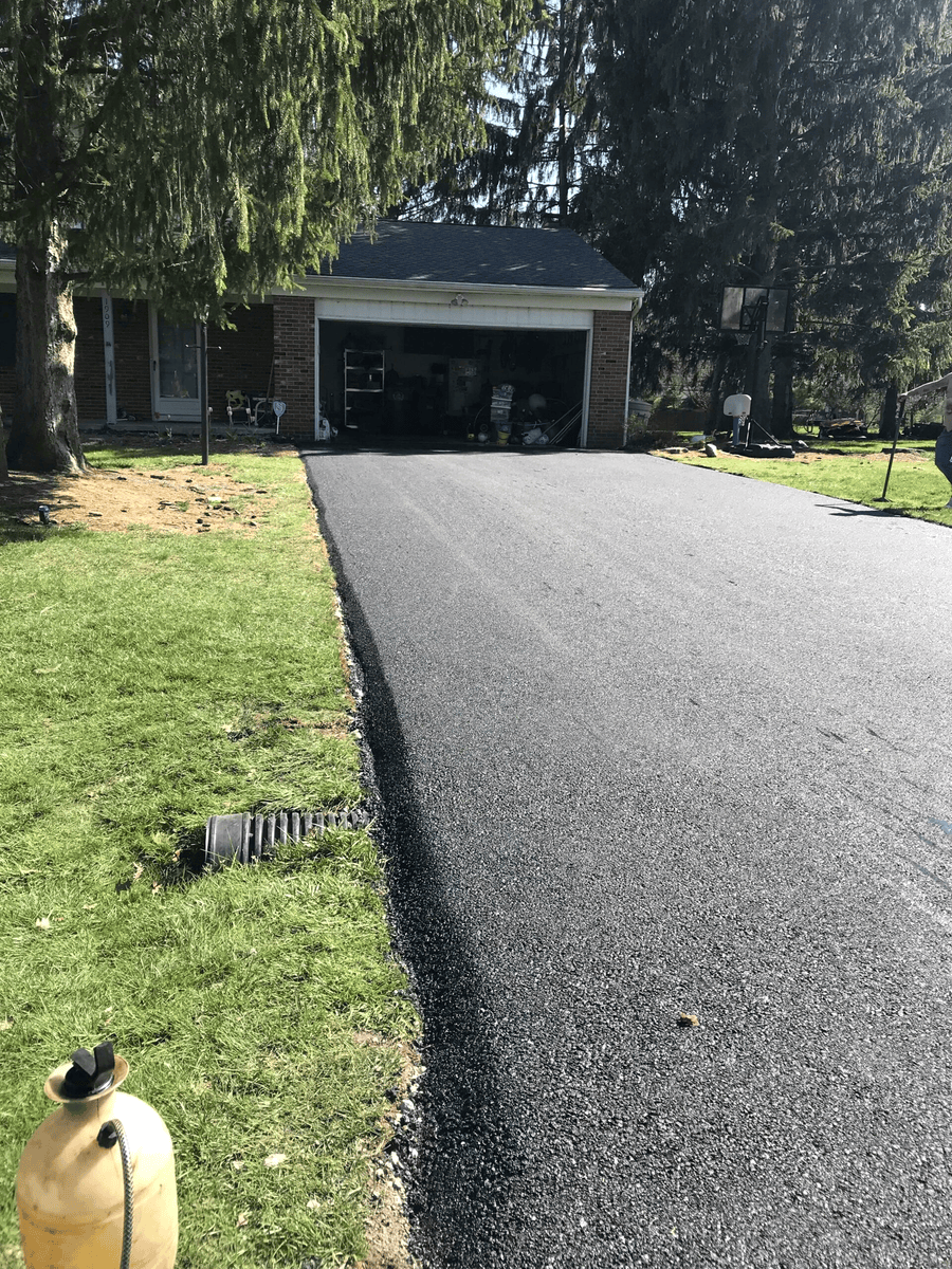 College Station TX Asphalt Asphalt Contractor - line marking high-traffic commercial paving